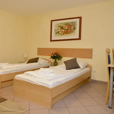 Crown Hotel