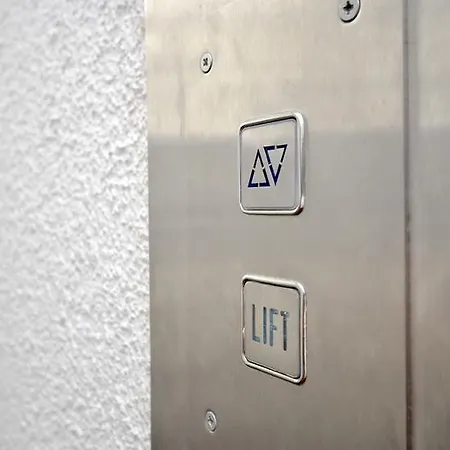 Hotel Crown 2*