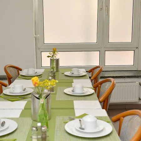 Crown Hotel Frankfurt nad Mohanem