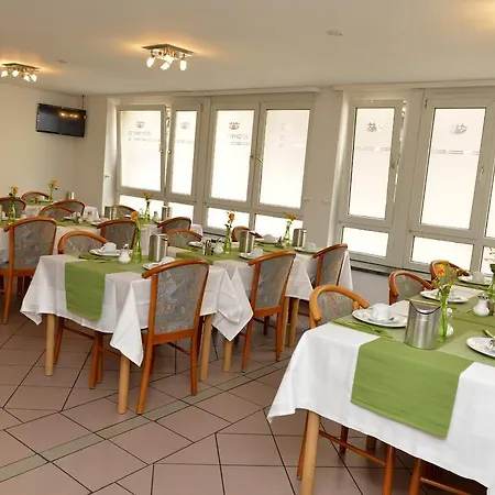 Crown Hotel Frankfurt nad Mohanem