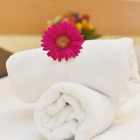 Ξενοδοχείο Crown