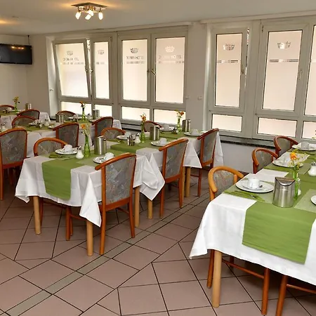 Crown 2* Φραγκφούρτη